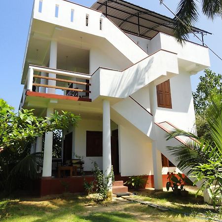 Hotel Peacock Land à Tangalle Extérieur photo