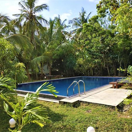 Hotel Peacock Land à Tangalle Extérieur photo