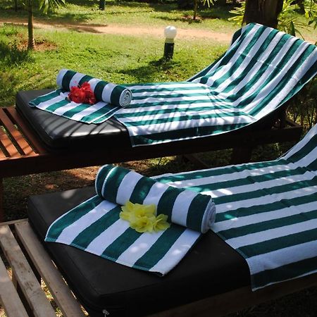 Hotel Peacock Land à Tangalle Extérieur photo