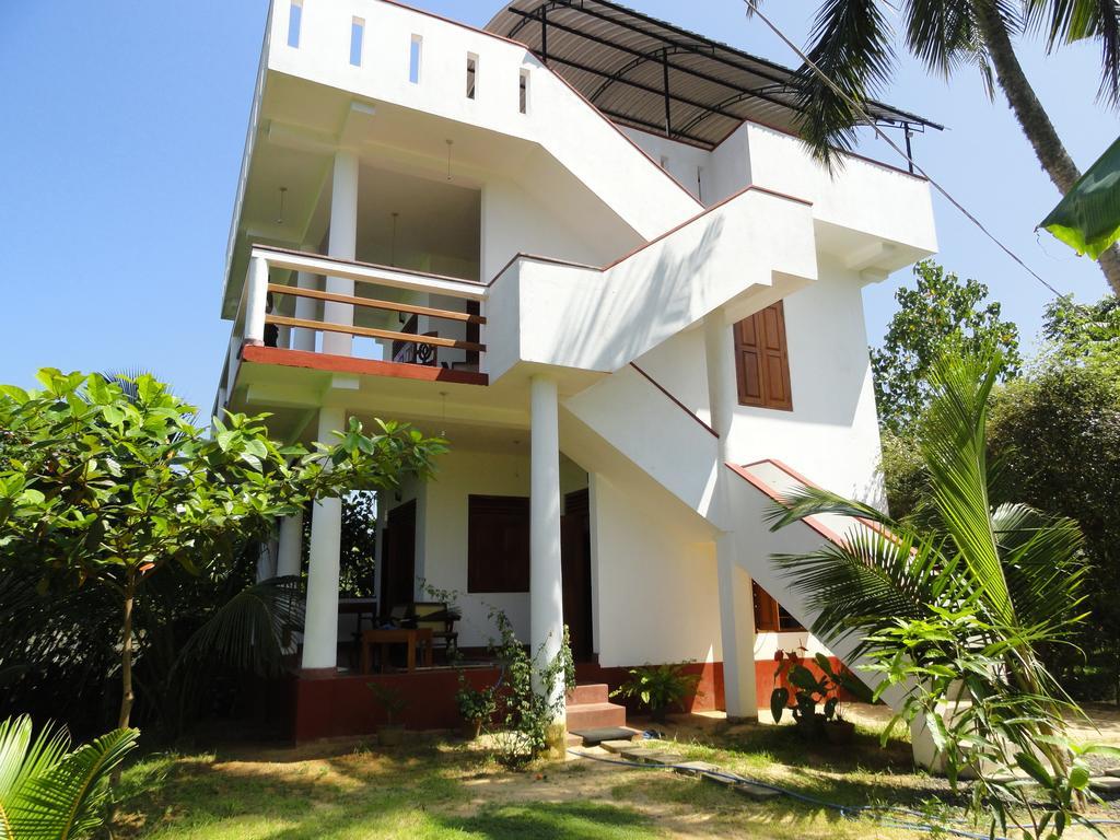 Hotel Peacock Land à Tangalle Extérieur photo