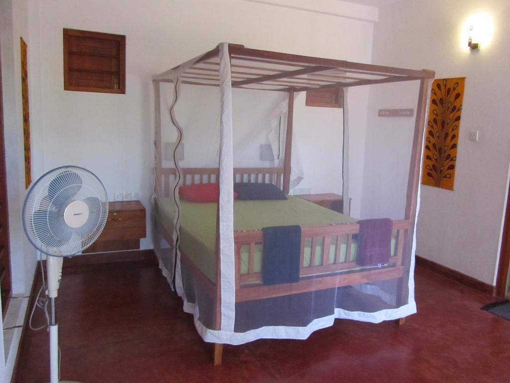 Hotel Peacock Land à Tangalle Chambre photo