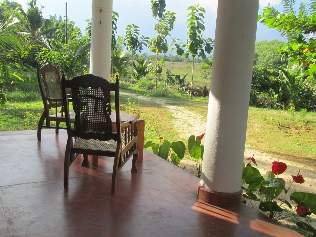 Hotel Peacock Land à Tangalle Chambre photo