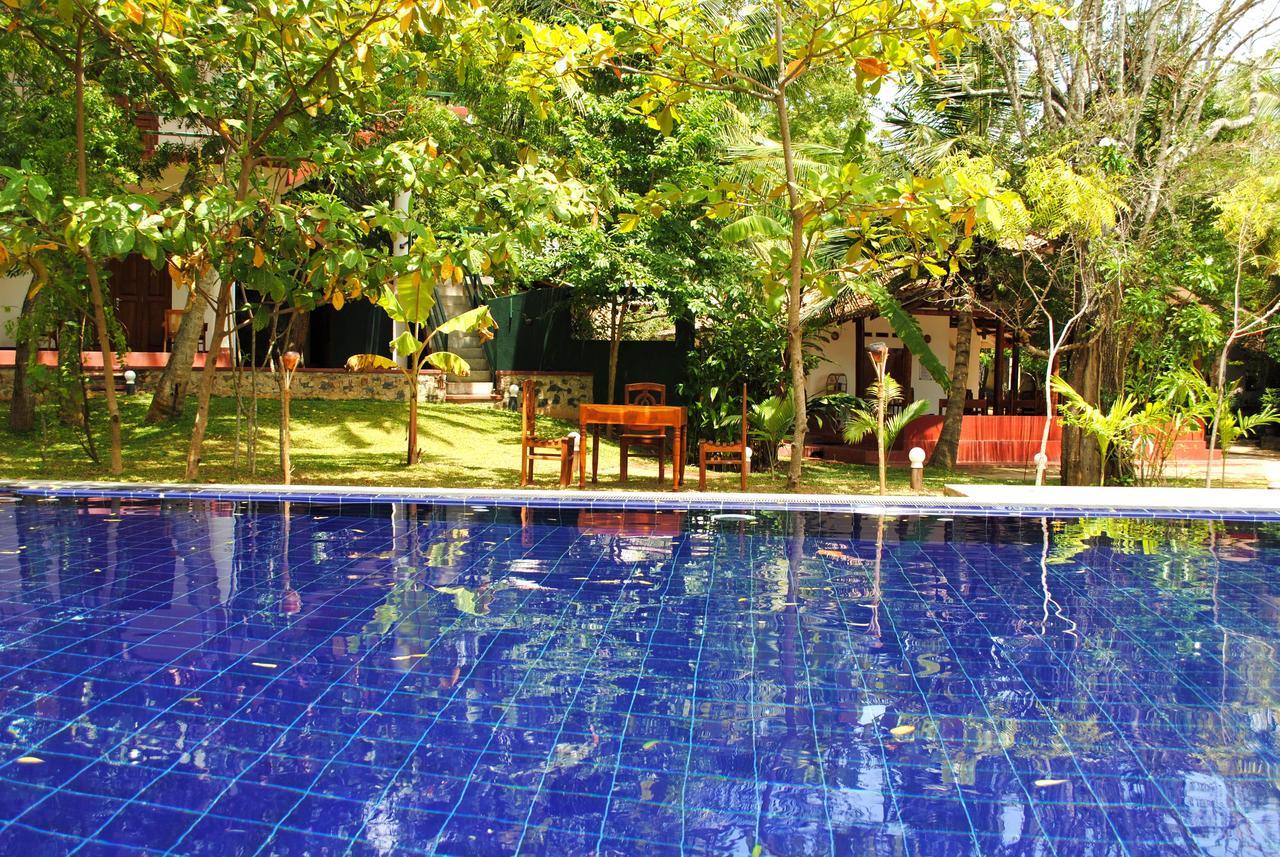Hotel Peacock Land à Tangalle Extérieur photo