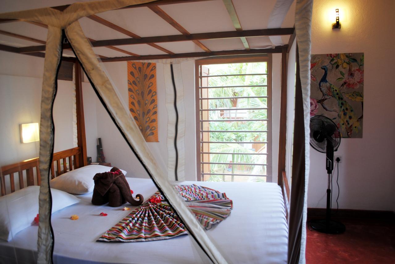 Hotel Peacock Land à Tangalle Extérieur photo