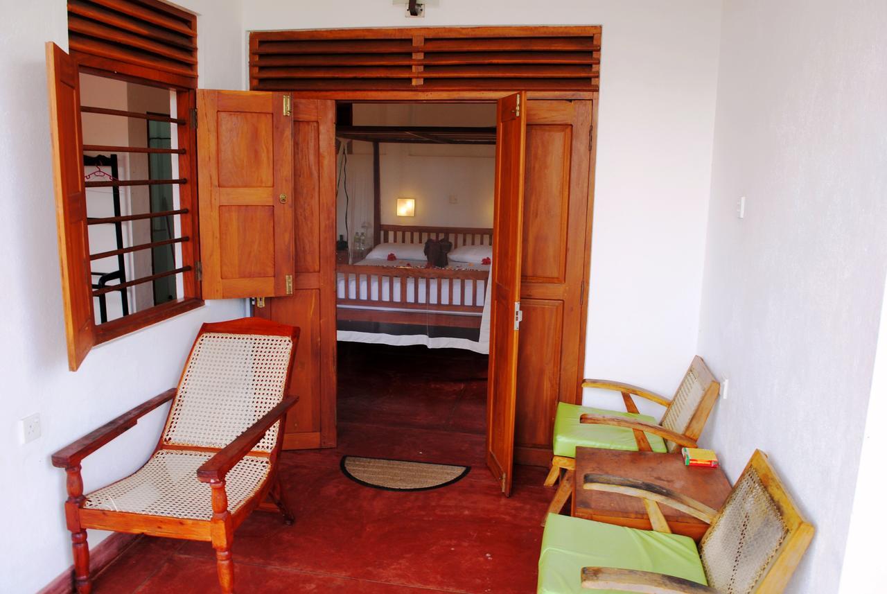 Hotel Peacock Land à Tangalle Extérieur photo