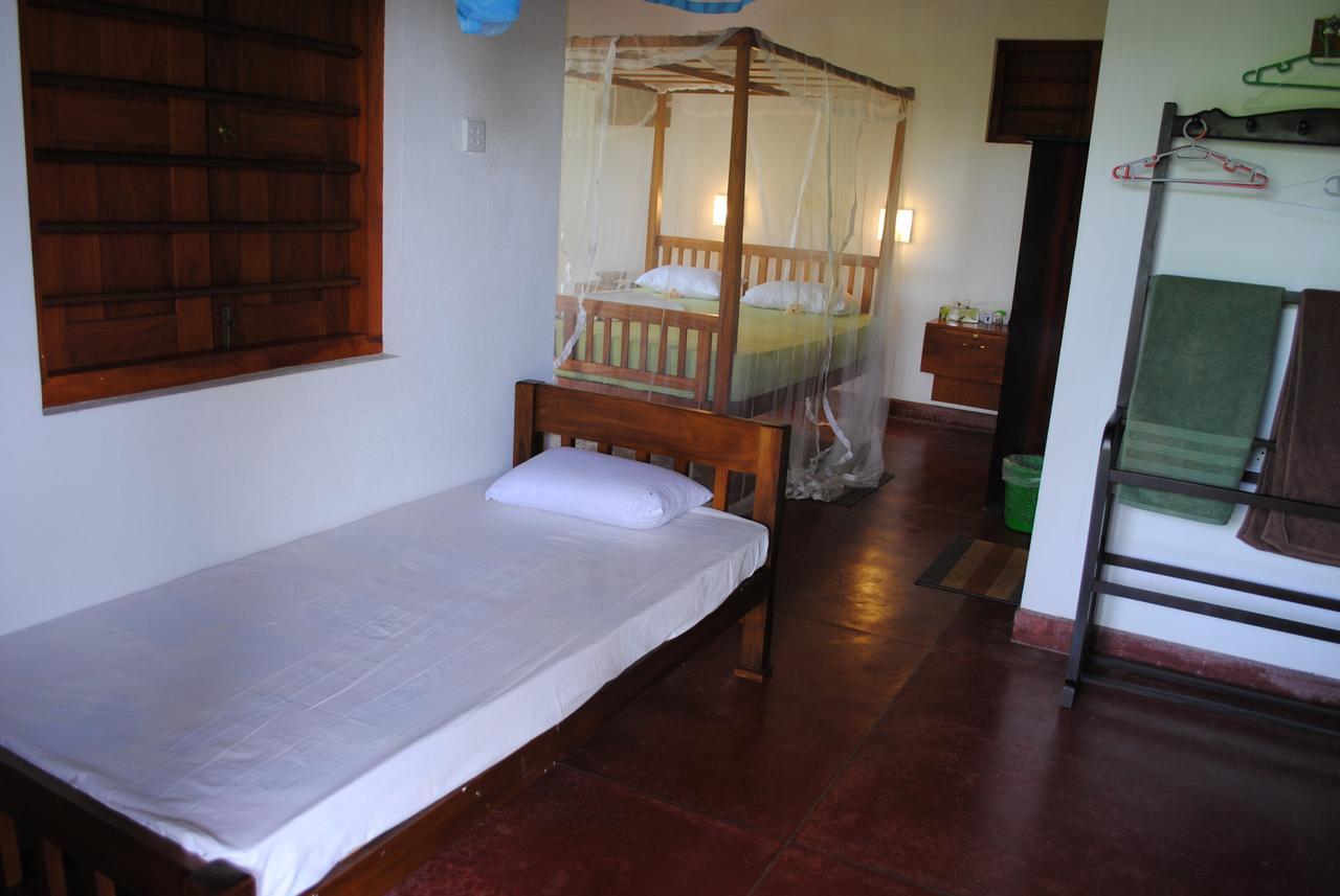 Hotel Peacock Land à Tangalle Extérieur photo